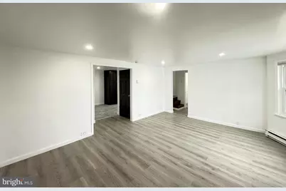 735 Main Street #APT 2, Sugar Notch, PA 18706 - Photo 4