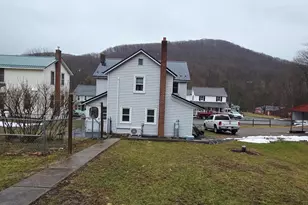 2432 Pine St, Rock Glen, PA 18246 - Photo 4