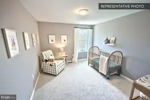 2478 E Venisa Dr, Hazle Township, PA 18201 - Photo 14