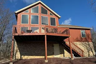 228 Pine Valley Ln, Hazle Township, PA 18202 - Photo 2