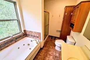 228 Pine Valley Ln, Hazle Township, PA 18202 - Photo 10