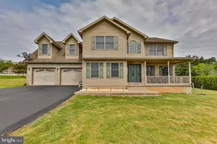 42 Louis Cir, Drums, PA 18222 - Photo 2
