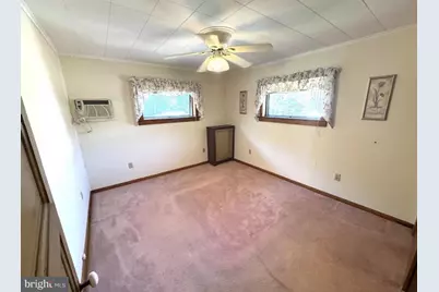 8 Loomis Park Rd, Hanover Township, PA 18706 - Photo 8