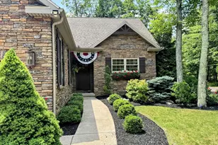 14 Winged Foot Dr, Hazle Township, PA 18202 - Photo 2