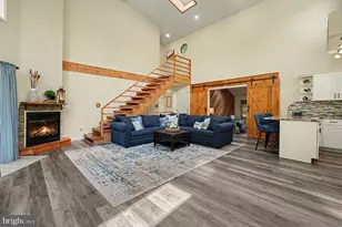 323 Navaho Dr, Hazle Township, PA 18202 - Photo 6