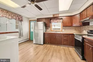 104 Lawrence St, Wilkes Barre, PA 18702 - Photo 8