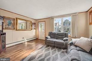 104 Lawrence St, Wilkes Barre, PA 18702 - Photo 2