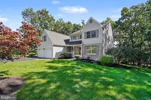 44 Teaberry Dr, Drums, PA 18222 - Photo 2