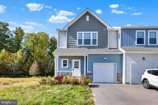 22 Olivia Way, Mountain Top, PA 18707 - Photo 2
