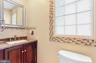 107 Stonecrest Dr, Moosic, PA 18507 - Photo 18