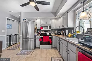 132 Burcher St, South Abington Township, PA 18411 - Photo 12