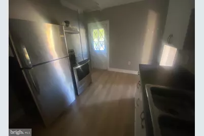 621 New York Street, Dunmore, PA 18510 - Photo 2