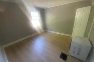 621 New York St, Dunmore, PA 18510 - Photo 6