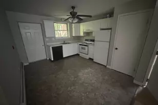 131 Smith St, Dunmore, PA 18512 - Photo 2