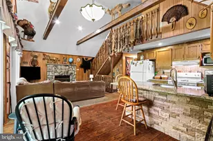 23 Floral Dr, Gouldsboro, PA 18424 - Photo 2