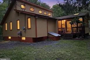 180 Delbert Dr, Gouldsboro, PA 18424 - Photo 2