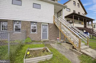 1124 1/2 W Locust St, Scranton, PA 18504 - Photo 6