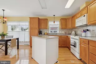 645 Blue Bell Springs Dr, Blue Bell, PA 19422 - Photo 6