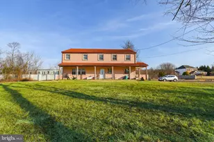 87 Chestnut Ln, North Wales, PA 19454 - Photo 2