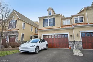 117 Carriage Ct, Plymouth Meeting, PA 19462 - Photo 2