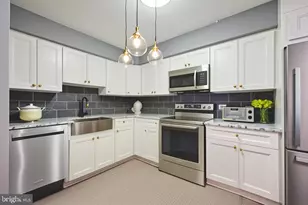 21438 Valley Forge Cir, King of Prussia, PA 19406 - Photo 4