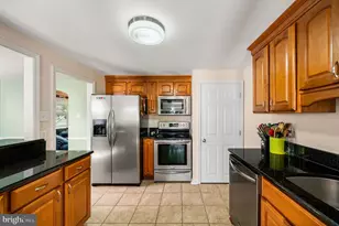 416 Preston Ln, Hatboro, PA 19040 - Photo 2