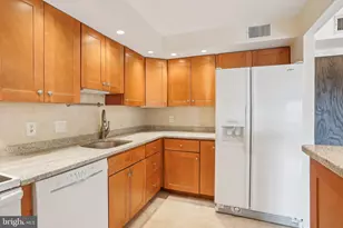 10306 Valley Forge Cir, King of Prussia, PA 19406 - Photo 12