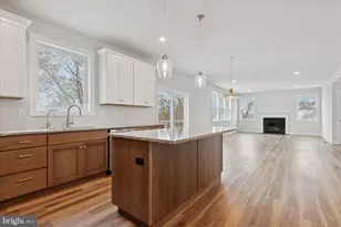 2803 N Charlotte St, Gilbertsville, PA 19525 - Photo 2