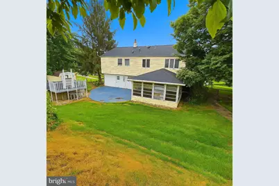 520 Deerfield Drive, Norristown, PA 19403 - Photo 2