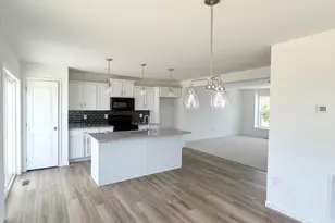 708 Deerfield Blvd, Pennsburg, PA 18073 - Photo 6