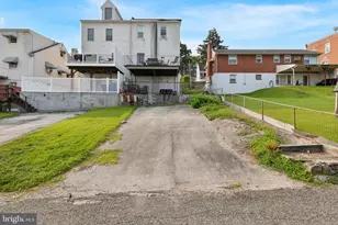 832 Bush St, Bridgeport, PA 19405 - Photo 12