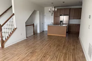 905 Lakeview Ct, King of Prussia, PA 19406 - Photo 2