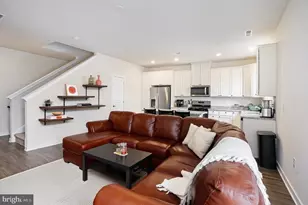 7 Ford St, Bridgeport, PA 19405 - Photo 6