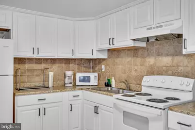 905 W Marshall Street, Norristown, PA 19401 - Photo 12