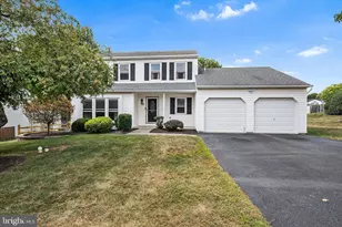 2126 Deer Ridge Dr, Pottstown, PA 19464 - Photo 2