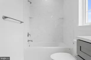 205 8th St, Bridgeport, PA 19405 - Photo 12