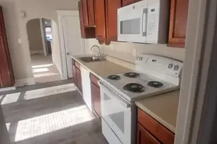 302 N York St, Pottstown, PA 19464 - Photo 2