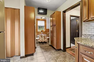 471 5th St, Phoenixville, PA 19460 - Photo 18