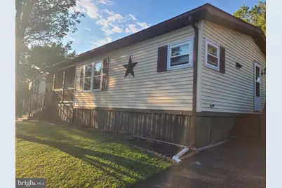 902 Lakeview Drive, Green Lane, PA 18054 - Photo 2