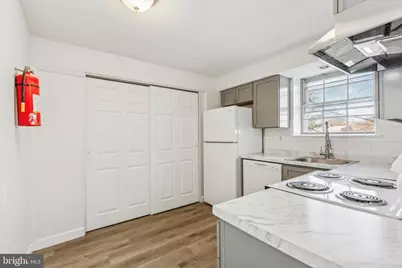 329 Buttonwood Street #C, Norristown, PA 19401 - Photo 2