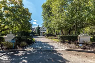 540 Leslie Ln, Blue Bell, PA 19422 - Photo 4