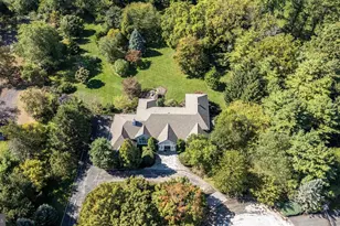 540 Leslie Ln, Blue Bell, PA 19422 - Photo 2