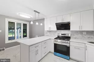 985 Milkweed Ln, Huntingdon Valley, PA 19006 - Photo 18