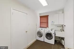 985 Milkweed Ln, Huntingdon Valley, PA 19006 - Photo 36