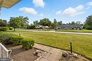 985 Milkweed Ln, Huntingdon Valley, PA 19006 - Photo 8