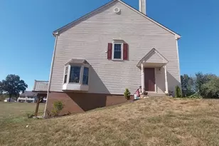 416 Pinetree Ct, Pottstown, PA 19464 - Photo 2