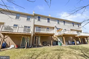 524 Oaktree Ct, Pottstown, PA 19464 - Photo 28