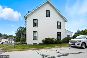 523 Bridge St, Mont Clare, PA 19453 - Photo 12