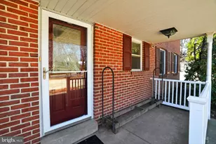 902 Surrey Dr, Blue Bell, PA 19422 - Photo 2