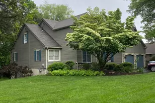 1752 Oak Hill Dr, Huntingdon Valley, PA 19006 - Photo 2